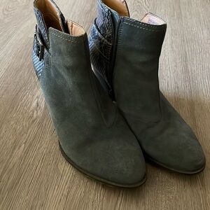 Super cute comfy ankle booties